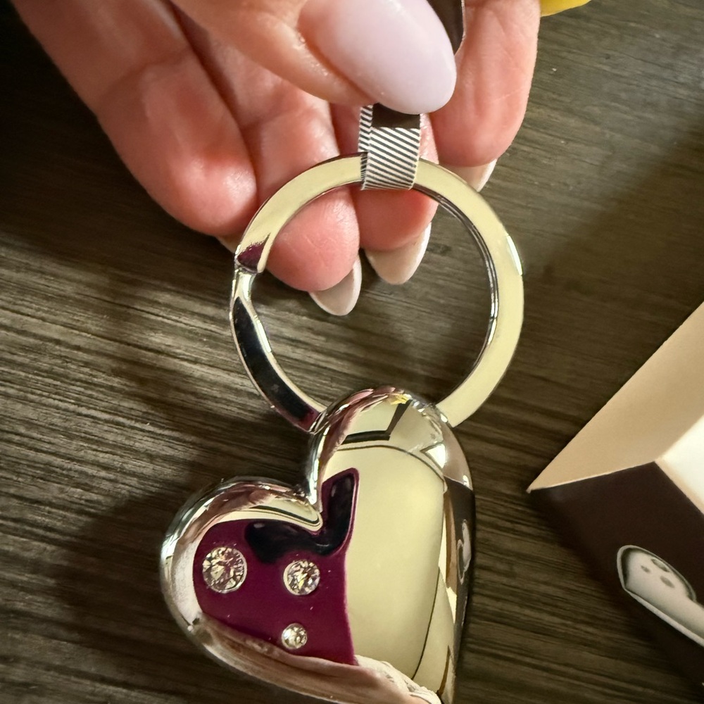 Silver Heart Keyring - Picture 7 of 14